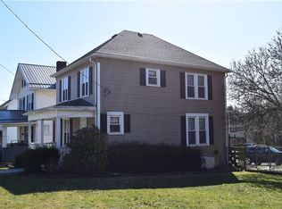 734 E Main St, Barnesville, OH 43713
