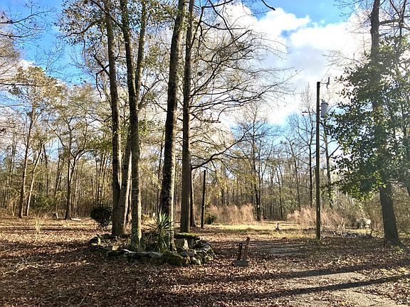 Circular gravel drive