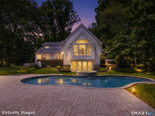 15 Hemlock Hollow Road, Woodbridge, CT 06525