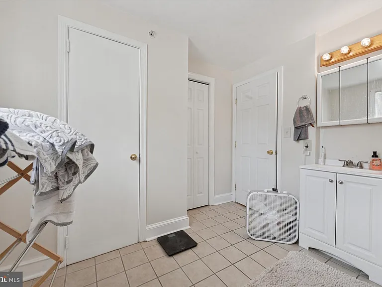 20 S Village Ave #5 — Photo 11