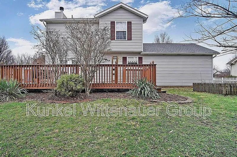 3 bed, 3.5 bath, 2070 sqft, $2,325 — Photo 3