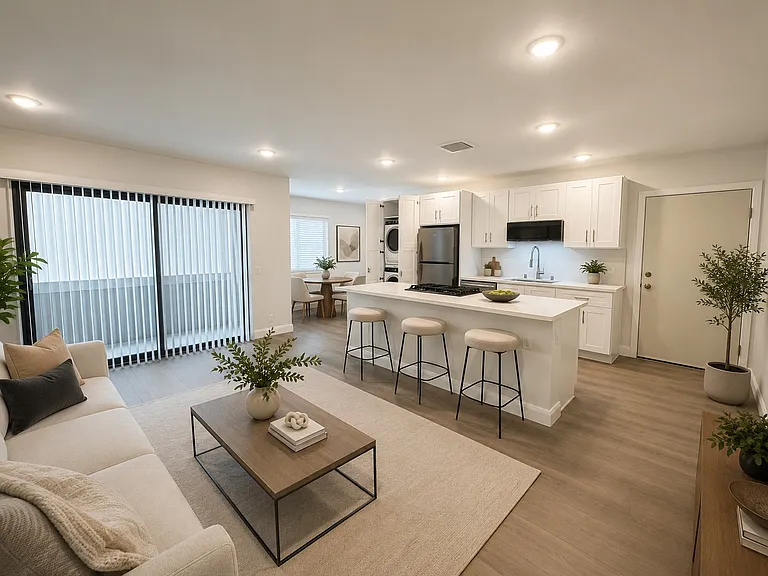 4100 Inglewood Blvd #8 — Photo 1