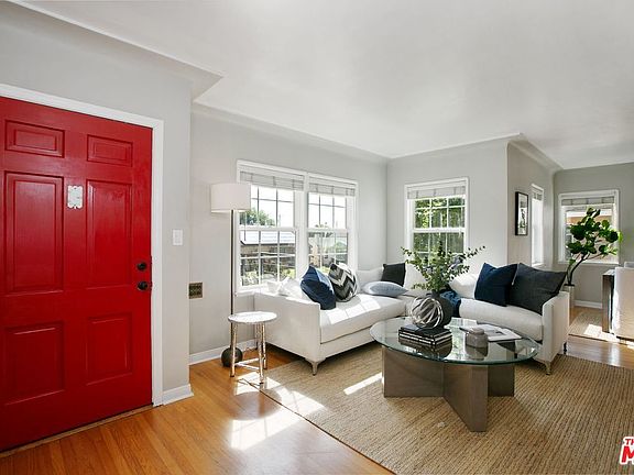 4th image of 8407 Bleriot Ave