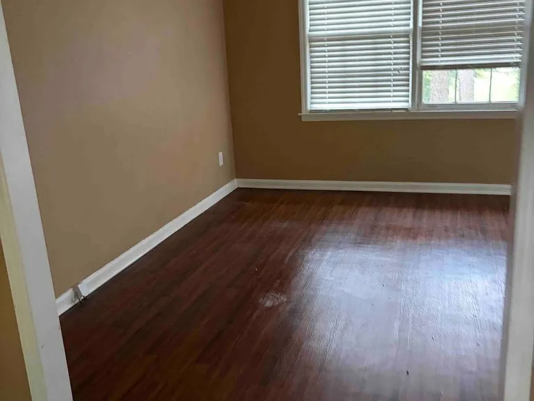 1900 Lyle Dr — Photo 12