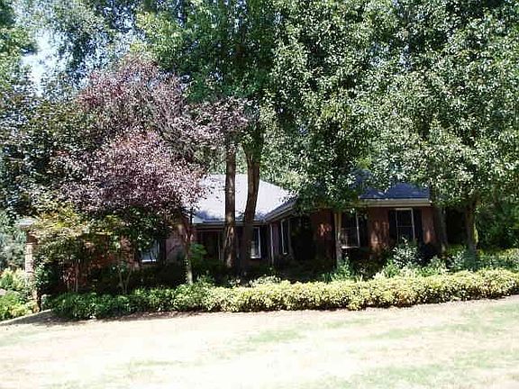 2nd image of 1313 Saxony Dr SE