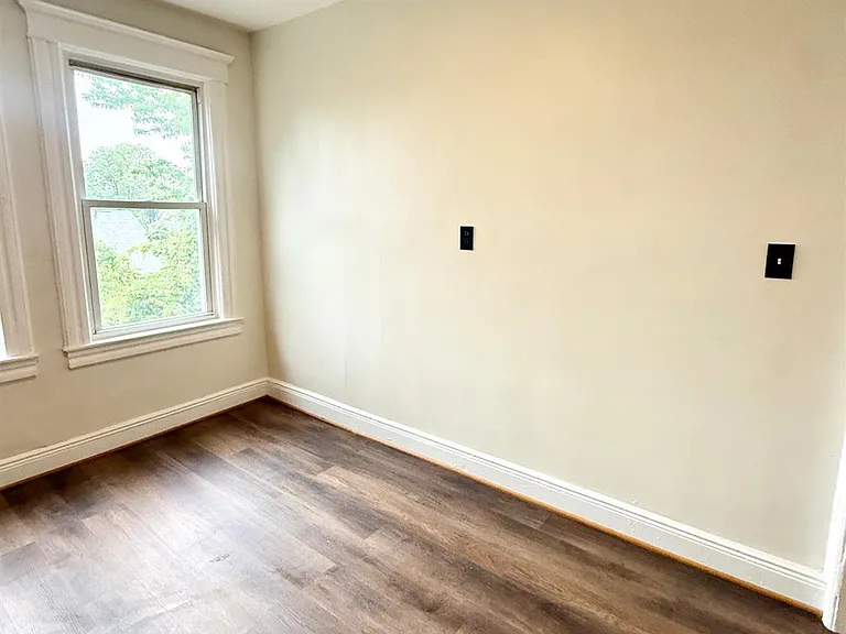 177 Wegman Pkwy — Photo 17