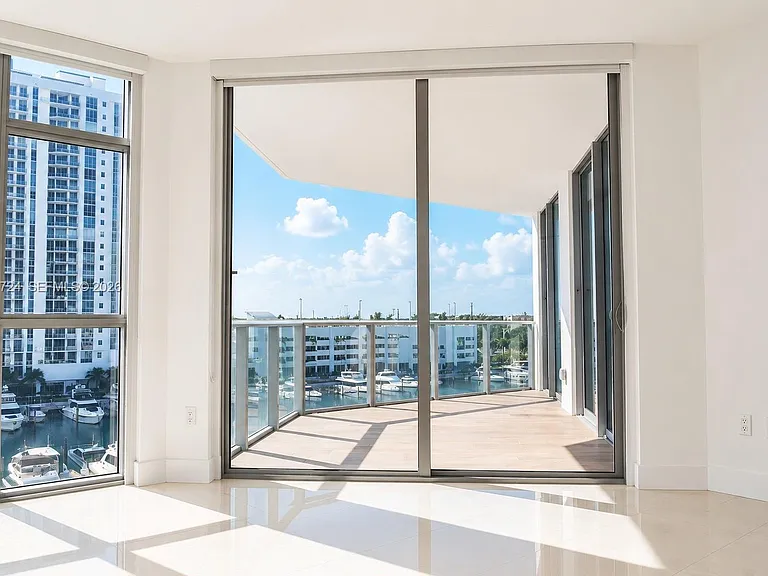 17301 Biscayne Blvd #1407 — Photo 7