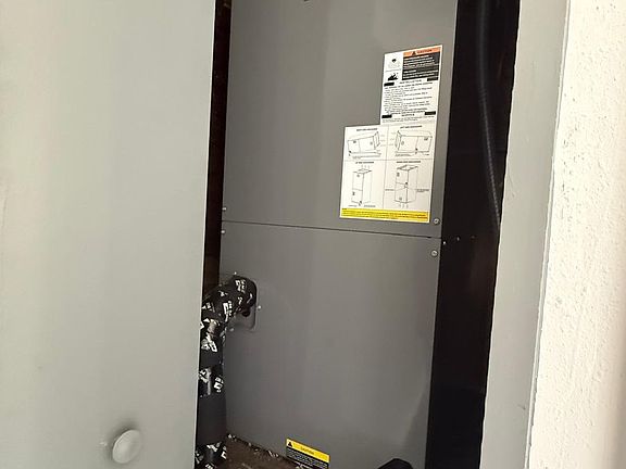 4th image of 235 SW Valentine Ave