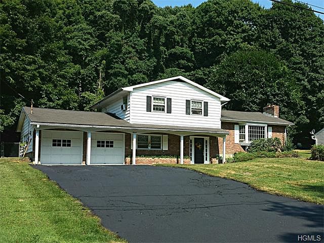 1st image of 11 Marian Dr