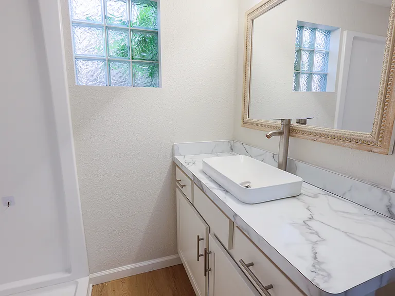528 N Cogswell Dr — Photo 10