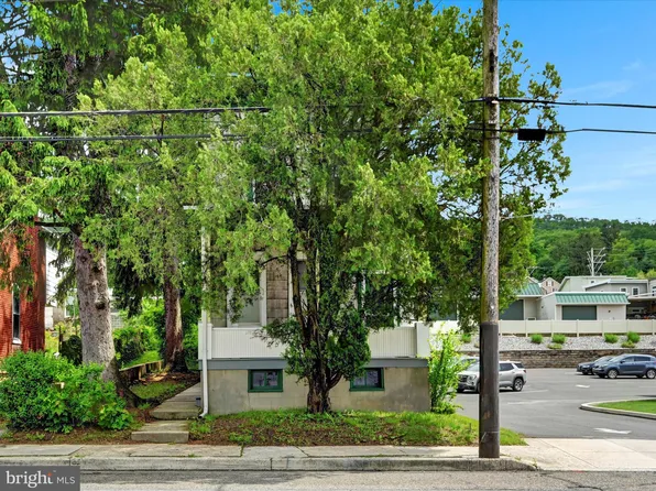 2167 W Market St, Pottsville, PA 17901