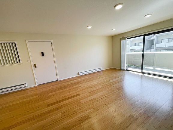 3rd image of 1122-1124 Marcie Cir