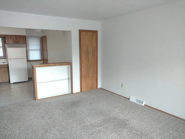 2110 Melrose Ct — Photo 1