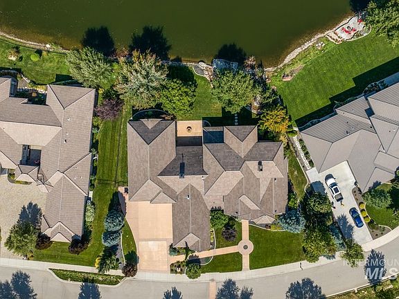 2nd image of 1046 W Sherington Dr
