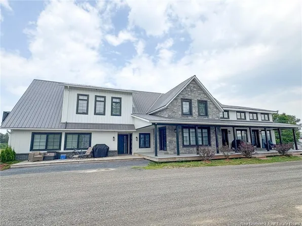24 Riverview Dr #201, Wakefield, NB E7P 3B4
