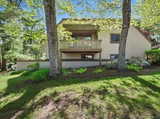 55 Great Meadow Ln, Farmington, CT 06032