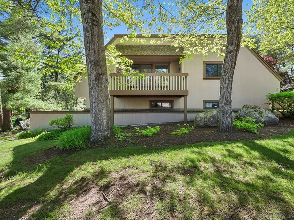 55 Great Meadow Lane #55, Farmington, CT 06001