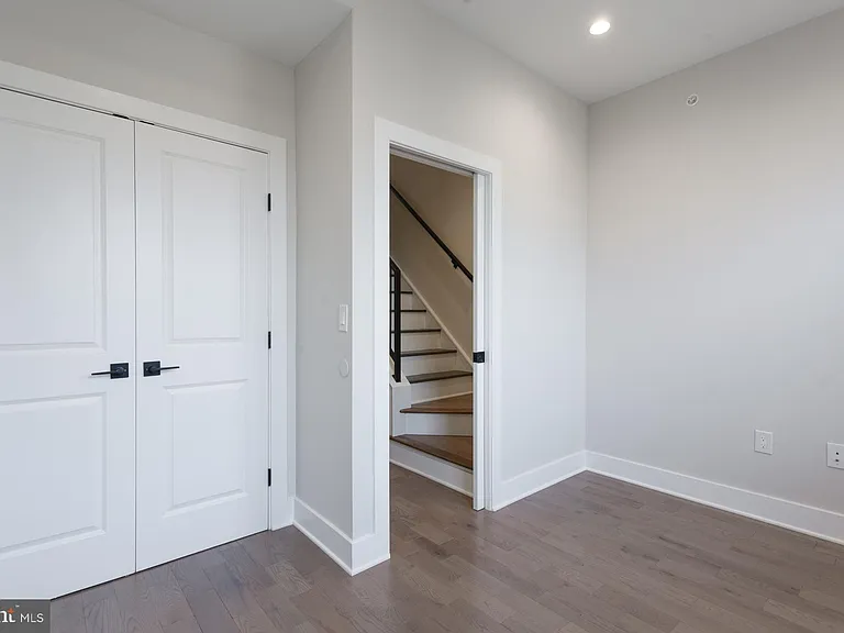 5126 Malcolm St — Photo 11