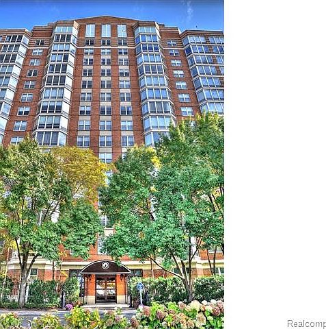 1st image of 250 E Harbortown Dr #61/611