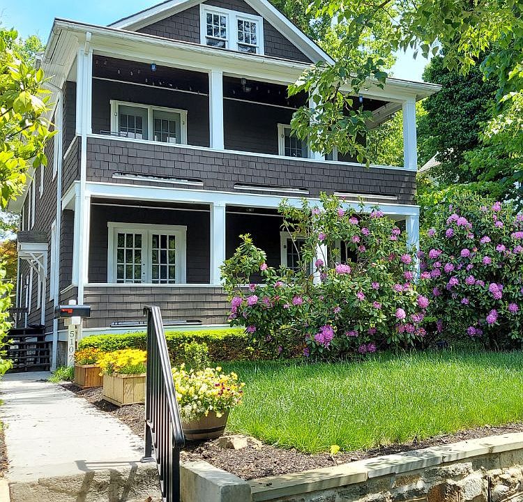 HOUSE FRONT
