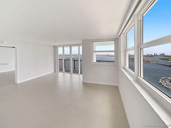 5th image of 1752 N Bayshore Dr #27B