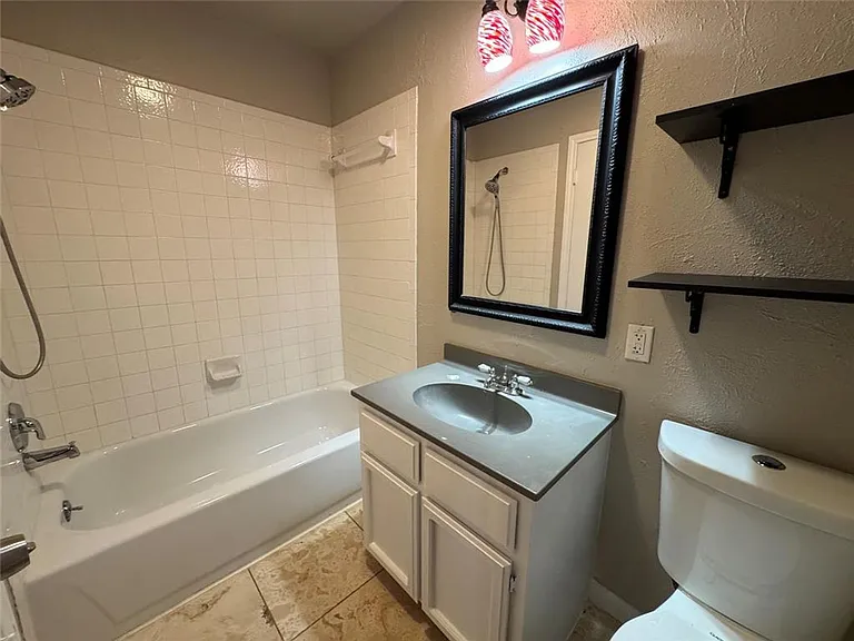 502 Green Valley Cv — Photo 11