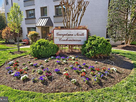 3rd image of 2600 Tunlaw Rd NW APT 6