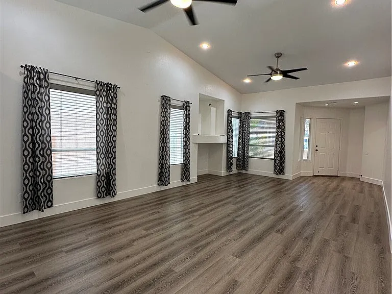 1515 Emerald Peak Ave — Photo 2