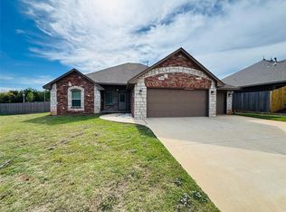3412 Valley Holw, Norman, OK 73071