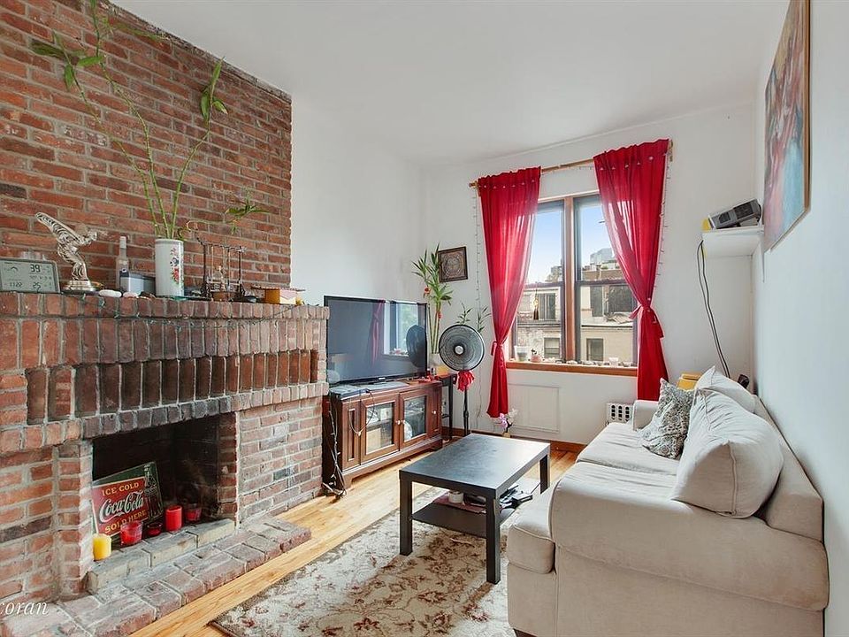 2nd image of 140 W 76th St APT B