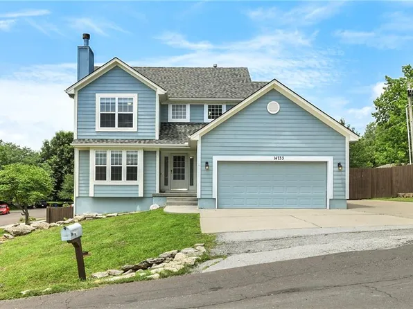 14733 Hickory Dr, Bonner Springs, KS 66012