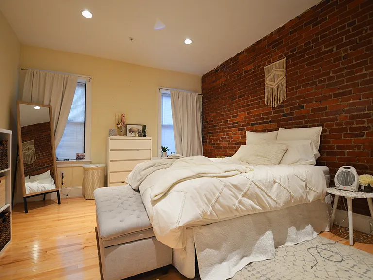 1203 Beacon St #12 — Photo 4