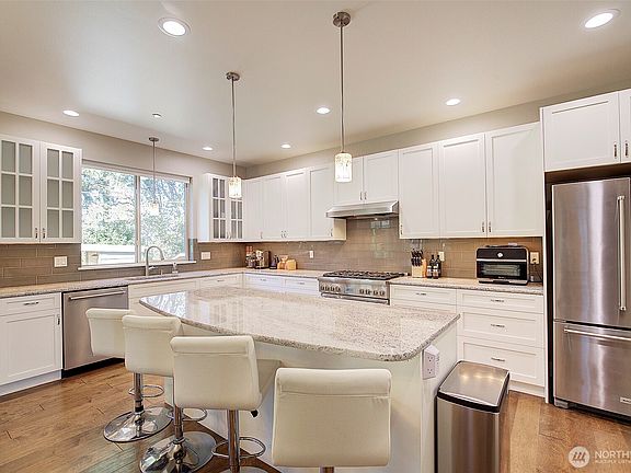 5th image of 11627 21st Avenue SW