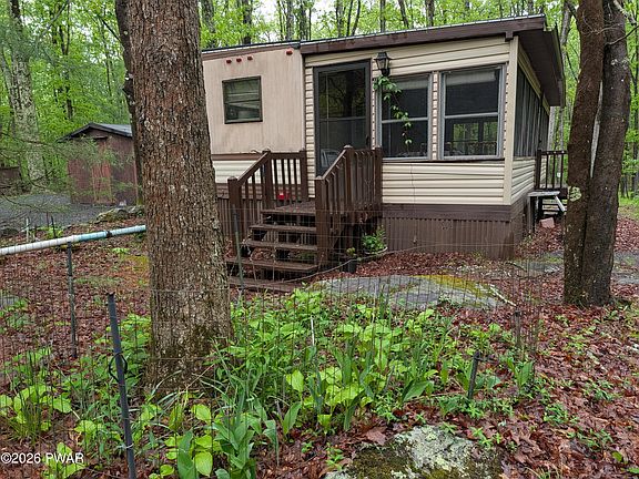 2nd image of 604 Shohola Ln