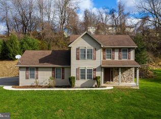 90 School St, York, PA 17402