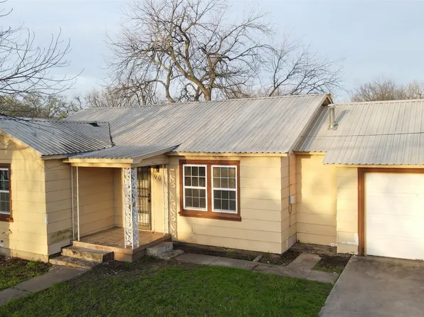 903 N Page St, Comanche, TX 76442