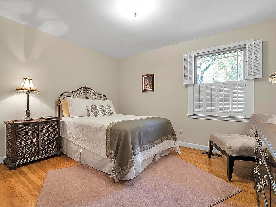 1st image of 230 McSwain Dr #3