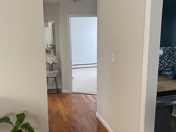 5th image of 655 W Park Ave