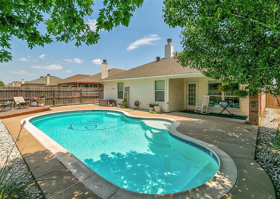 1st image of 4706 Topaz Ln
