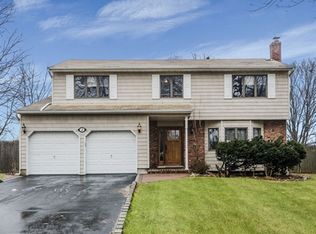 2 Naples Ln, Greenlawn, NY 11740