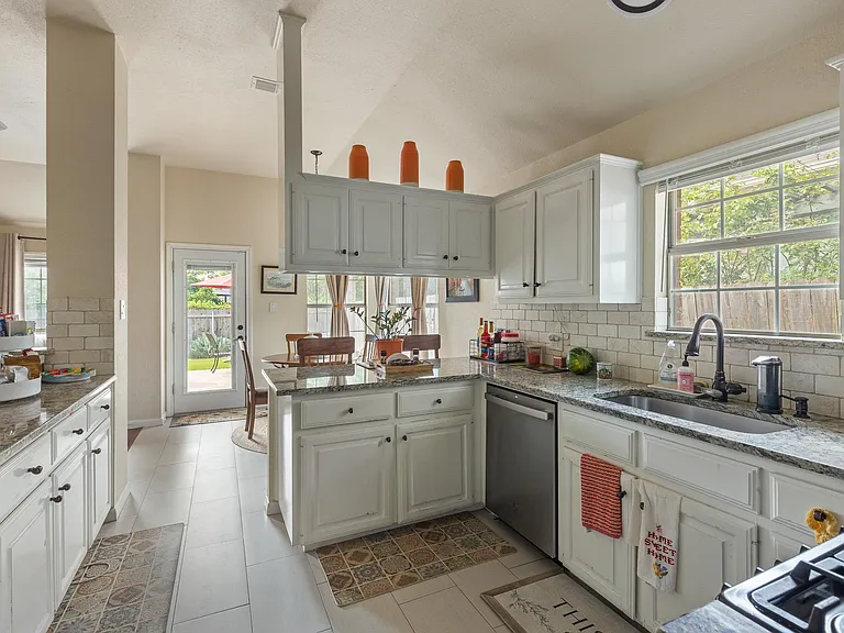 2305 Raintree Path — Photo 16