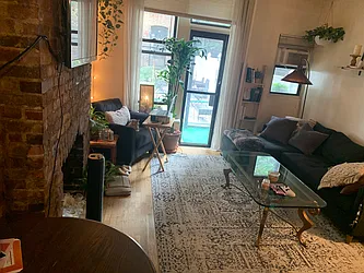 Rented by R New York