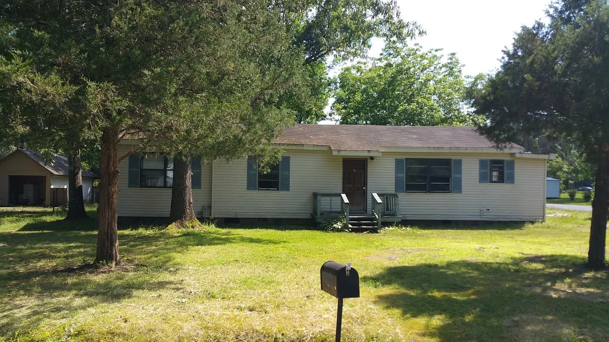 Cambridge Drive, Pine Bluff — Photo 2