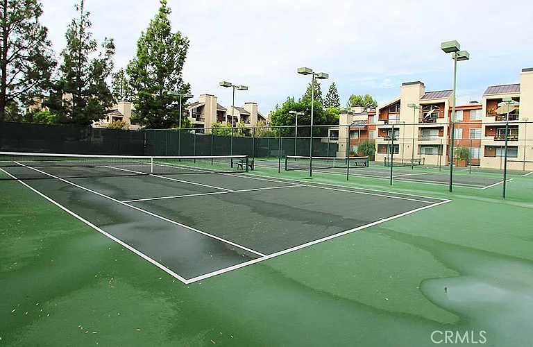 5540 Owensmouth Ave — Photo 22