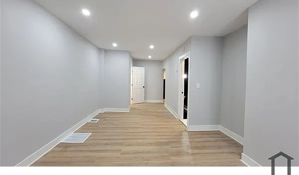 3 bed, 2000 sqft, $1,995 — Photo 1