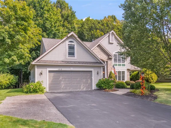 1512 Fallen Leaf Ter, Webster, NY 14580