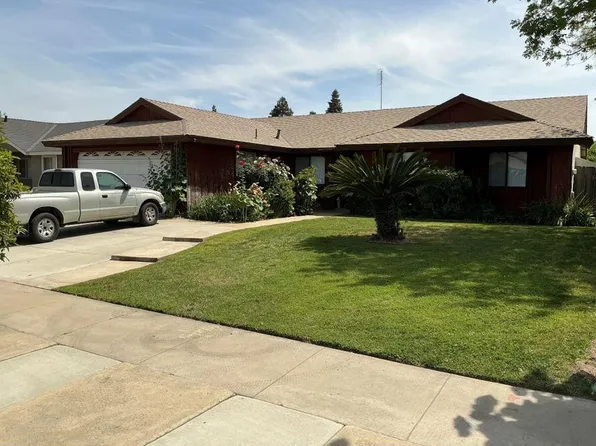 1227 E Ben Franklin Avenue, Tulare, CA 93274