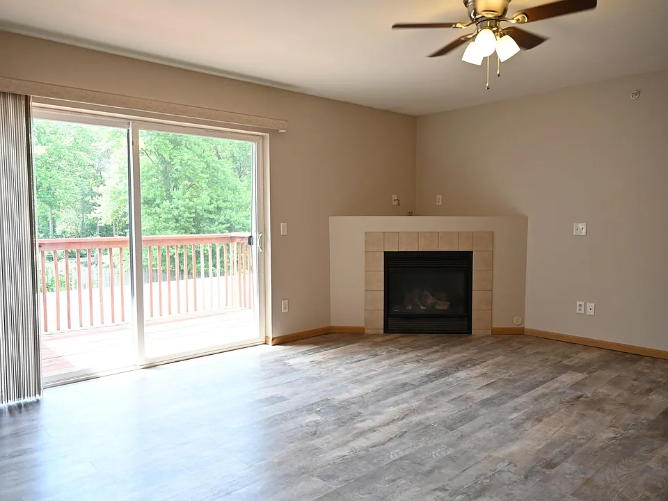 4600 Grand Ave #B10