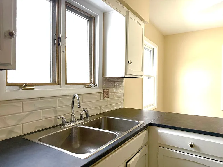 127 W Main St — Photo 26