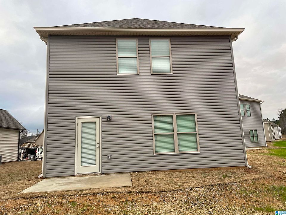 2nd image of 101 Cole Ln